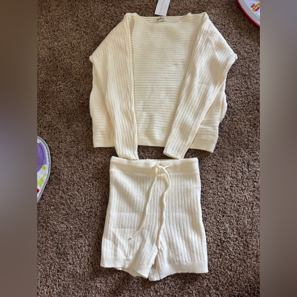 NWT Boutique Cream Ribbed Knit Sweater and Shorts Set